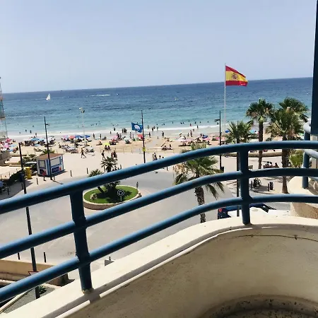 Edificio Arenal アパート カルプ